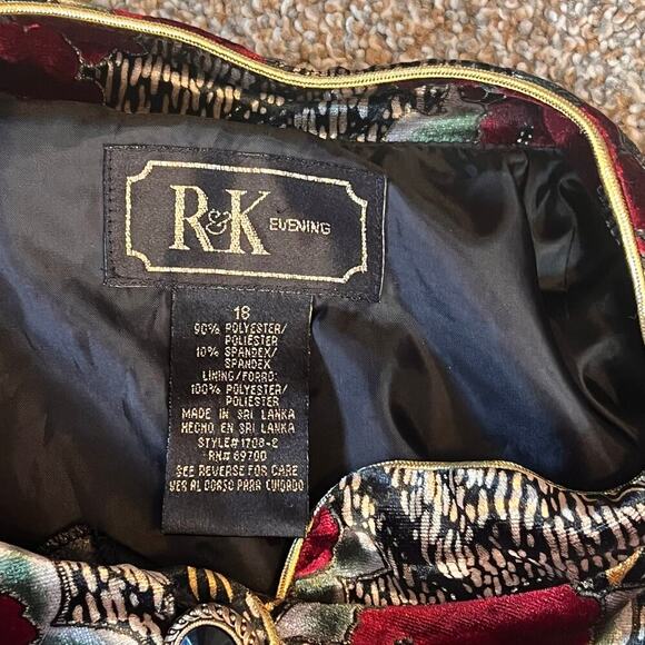 R&K Vintage Evening Black/Red/Gold Velour Feel Button Down Women's Top.  Size 18 - Picture 3 of 8